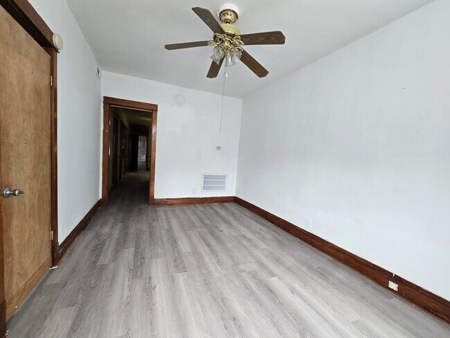 Foto del edificio - 3024 W 40th St