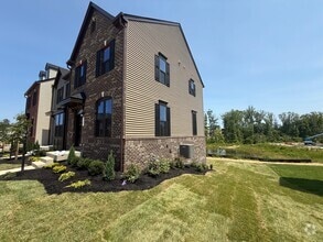 Building Photo - 1101 Arborway Ln