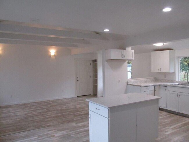 Foto del edificio - 3 Bedroom House in Mount Vernon