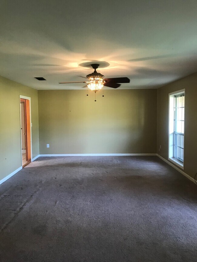 Foto del edificio - 3213 Hatcher Rd