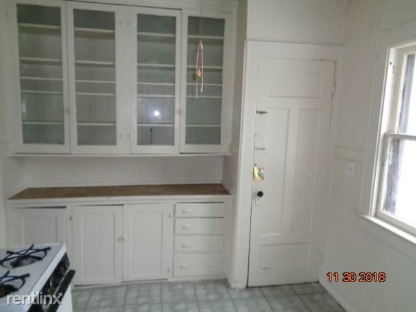 Building Photo - 1 br, 1 bath  - 185 Carter St down back