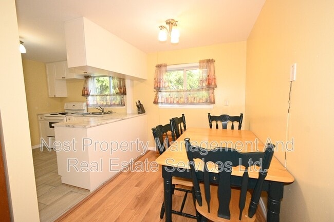 Building Photo - 41 Moore St