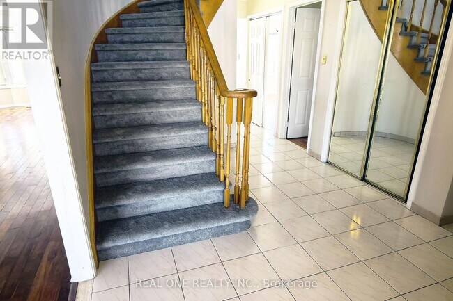 Building Photo - 29 Hemlock Dr