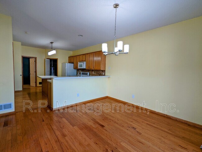 Foto del edificio - 1909 Bluestem Ln