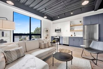 Building Photo - 1802 W Berenice Ave