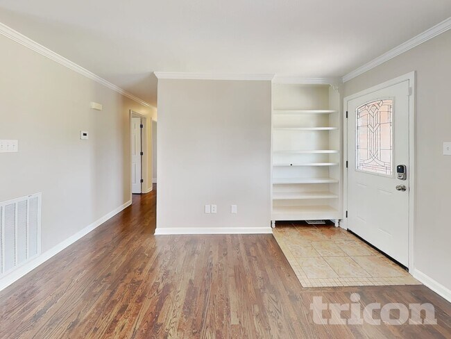 Foto del edificio - 137 Deercroft Dr