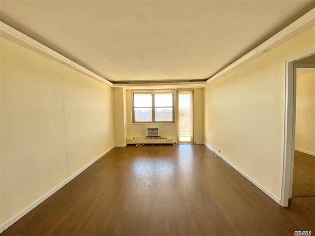Building Photo - 81-11 45th Ave