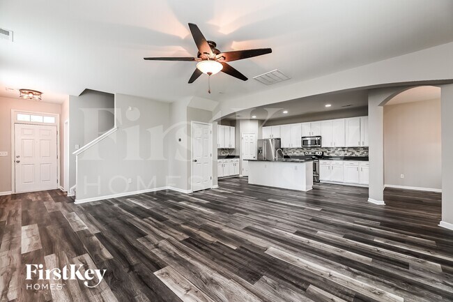 Building Photo - 372 Sanctuary Park Dr