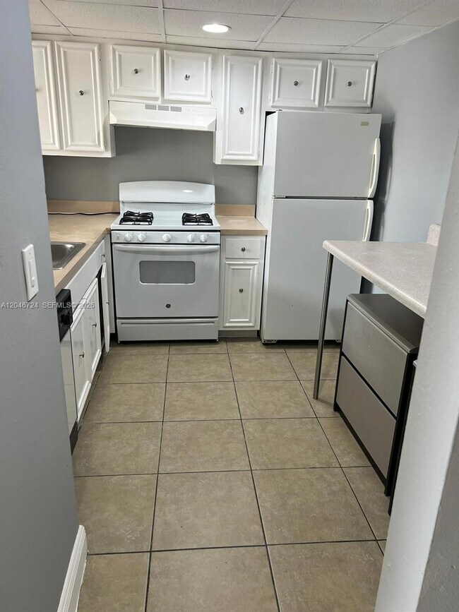 Foto del edificio - 18051 NW 68th Ave