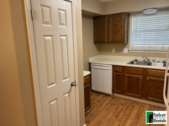 Foto del edificio - HOUSE - Over 1200 Sq Ft 3BR House in the P...