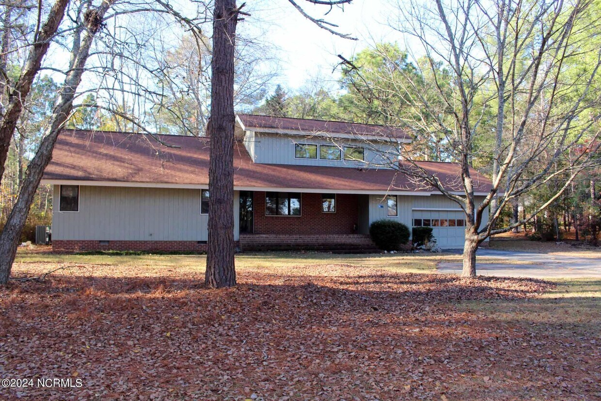 106 Scarlet Oak Dr, Seven Lakes, NC 27376 House Rental in Seven Lakes