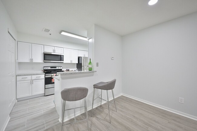 Dining Room-Premium Upgraded - Brookview Apartments