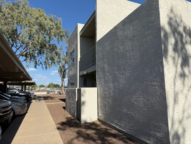 Building Photo - A566