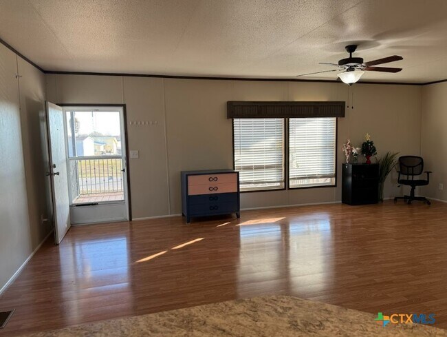 Building Photo - 386 Mallard Loop