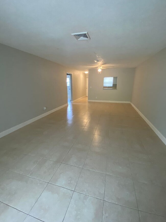 4327-4329 Cocoanut Road - 4327-4329 Cocoanut Road Apartment