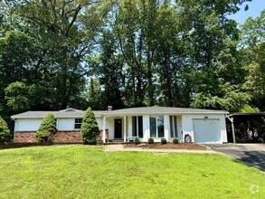 Building Photo - 90 University Heights Dr