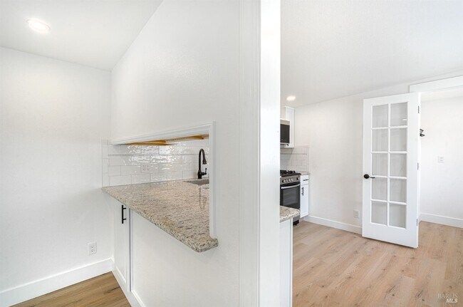 Foto del edificio - 810 Brush Creek Rd