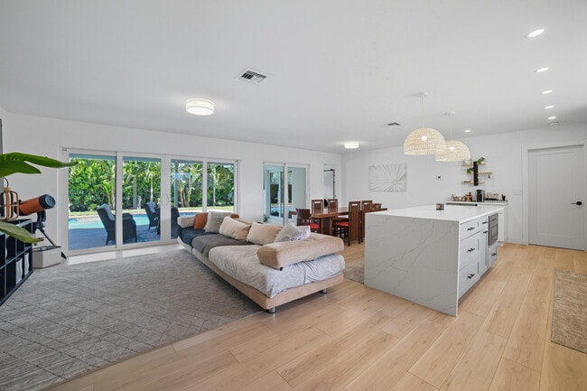 Foto del edificio - 1107 SW 24th Ave