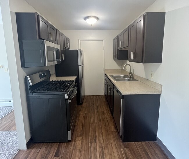 kitchen - Richmond Hills Apartments