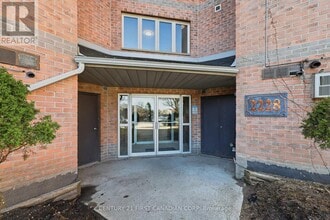 Building Photo - 2228 Trafalgar St