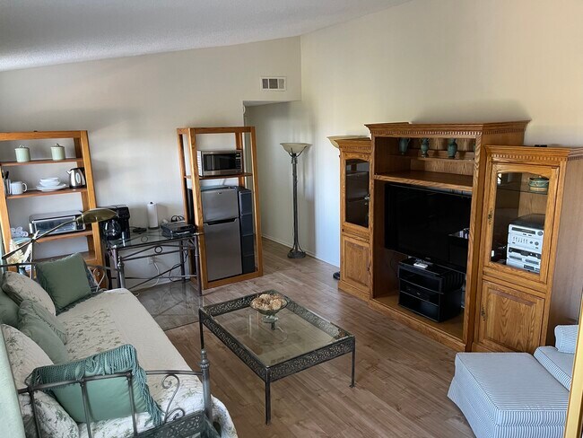 Foto del edificio - 3814 Corbin Ave