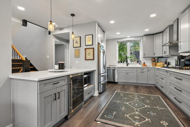 Foto del edificio - 614 E 33rd Pl