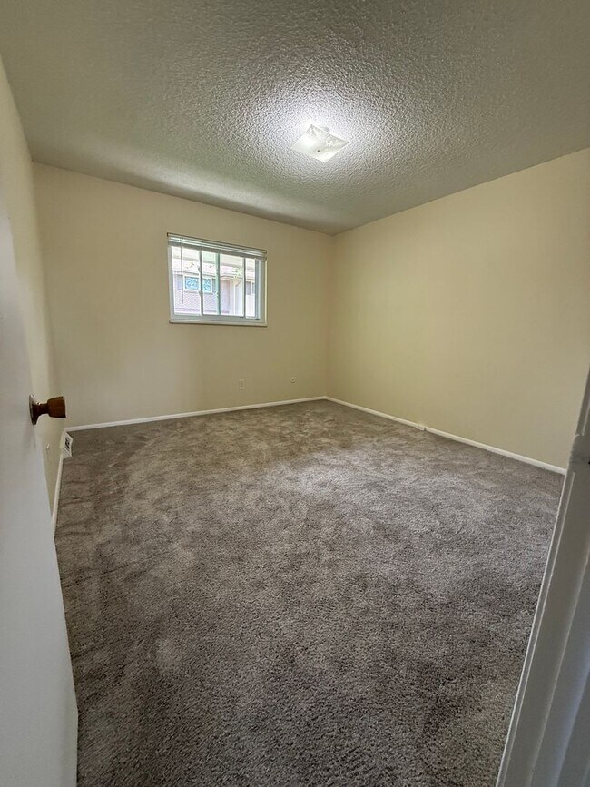 Foto del edificio - 3 bed 2.5 bath townhome