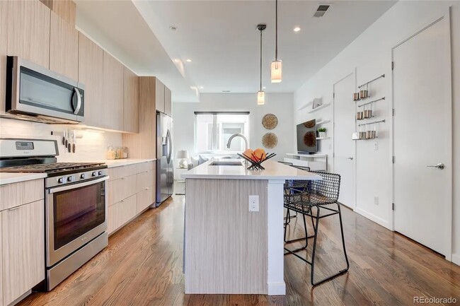 Foto del edificio - 3133 W 18th Ave
