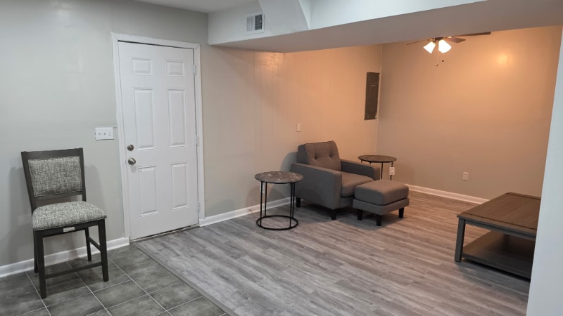 Primary Photo - 4040 Knollbrook Dr NW