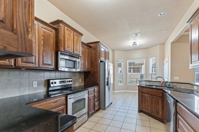 Building Photo - 2809 SW 92nd Ct