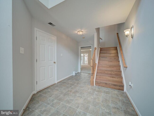 Foto del edificio - 8241 Humphrey Ln
