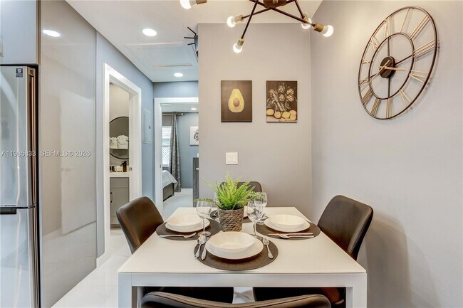 Building Photo - 2302 Taylor St