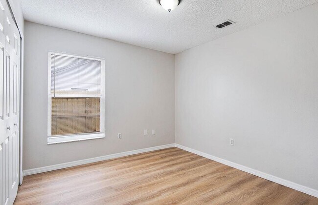Building Photo - 4107 11th Ave E