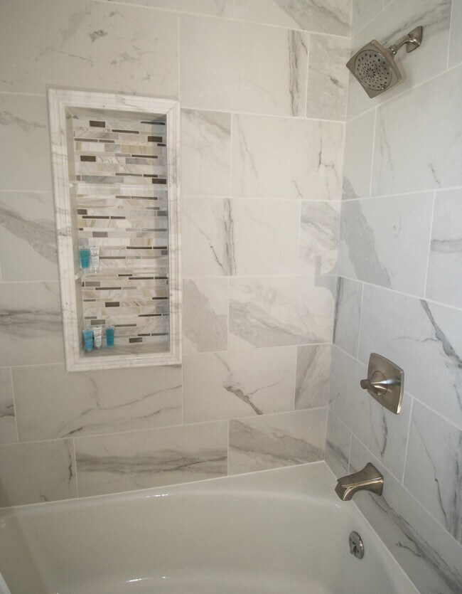 Foto del edificio - 1271 Bonnie Ln