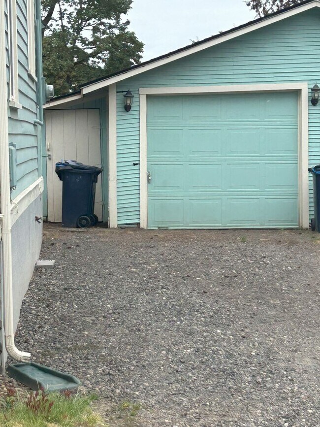 Building Photo - Vintage Ranch 1 Bed/1Bath plus Bonus Room ...