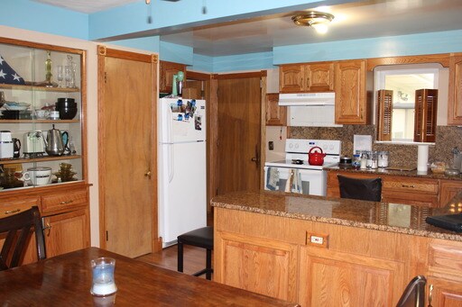 Building Photo - 1505 Meadowlane Dr SE