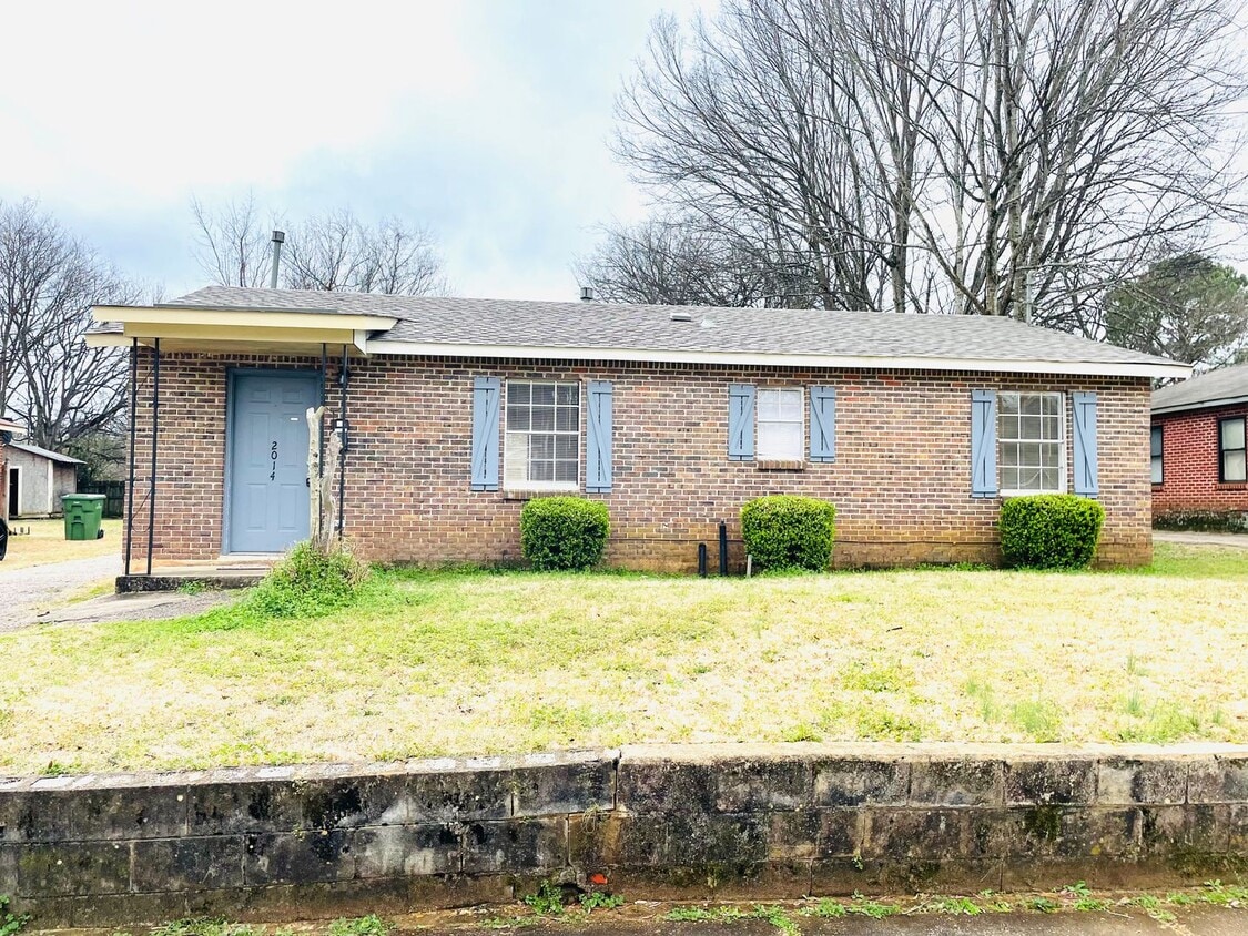Primary Photo - ** 3 bed 2 bath located in Capitol Heights...