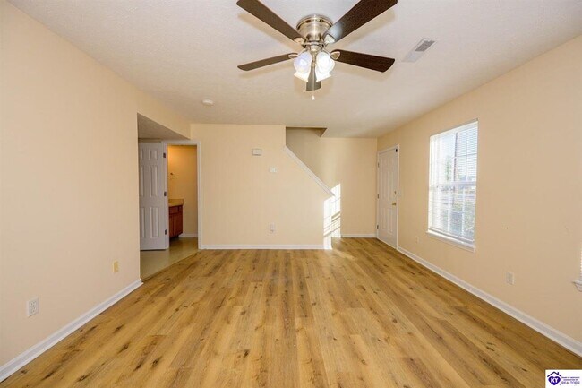 Building Photo - 130 Skyline Dr