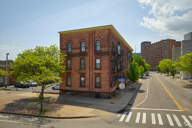 Foto del edificio - Franklin Street Apartments