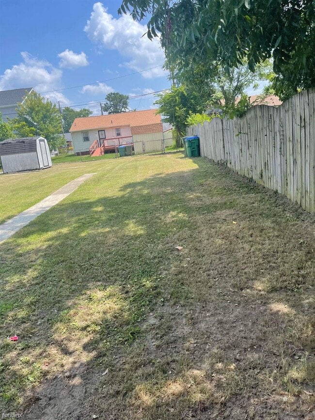 Foto del edificio - 3 br, 1 bath House - 1607 Peter Paul Boule...