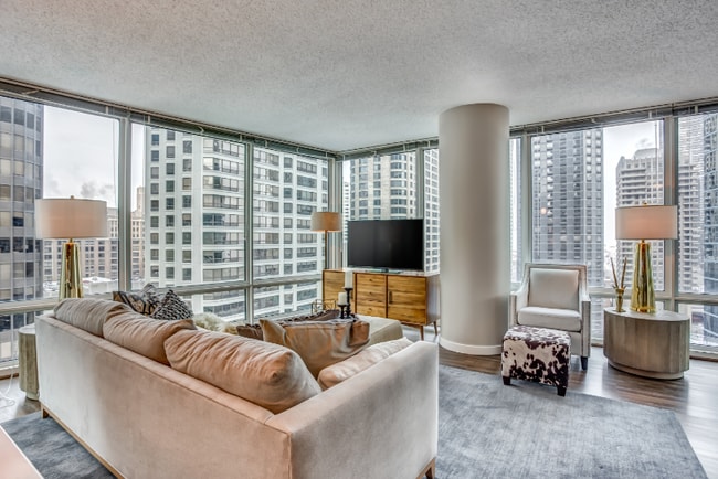 Foto del edificio - 580 N McClurg Ct