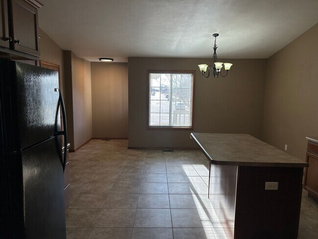 Foto del edificio - Spacious West Side Gem with Modern Comforts and Endless Possibilities!