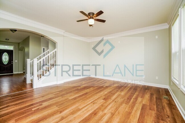 Building Photo - REDUCED! - Now offering $1000 off first fu...