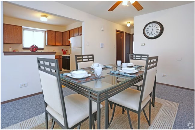 Interior Photo - 250 Yates Ave