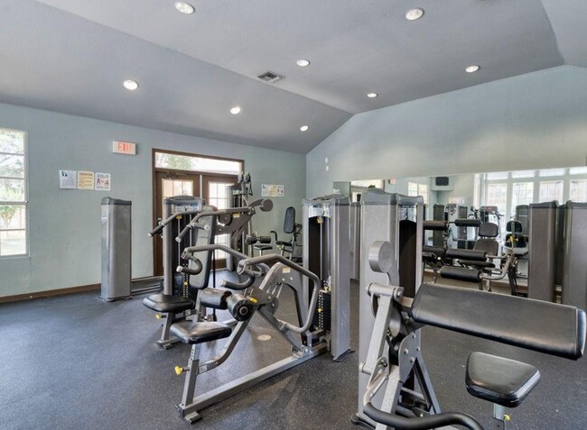 Foto del edificio - 6348 Raleigh St