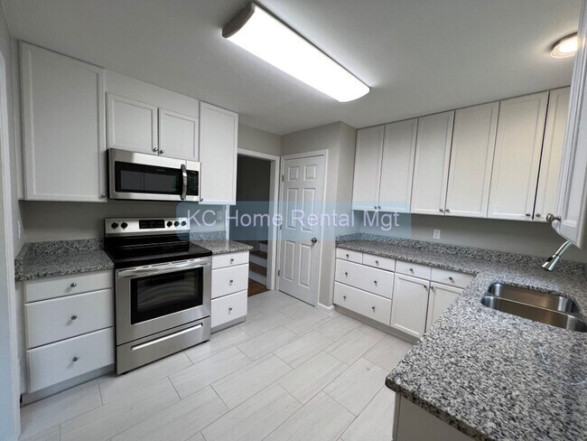 Building Photo - Nice 3 bed 1 bath home for rent in KCMO!