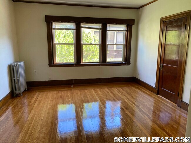 Building Photo - 163 Summer St