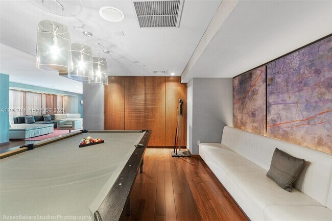 Foto del edificio - 325 S Biscayne Blvd