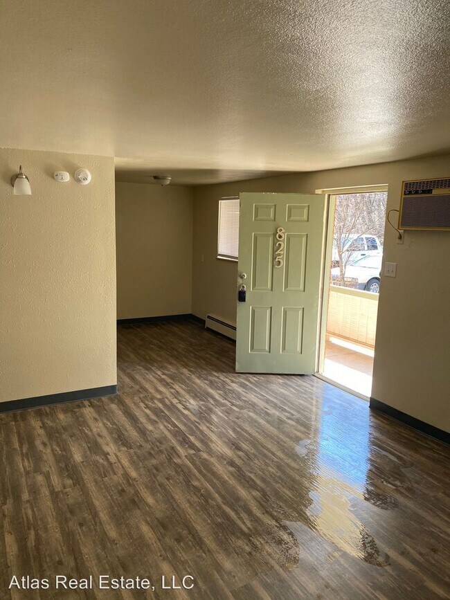 Building Photo - 825-839 E San Miguel St