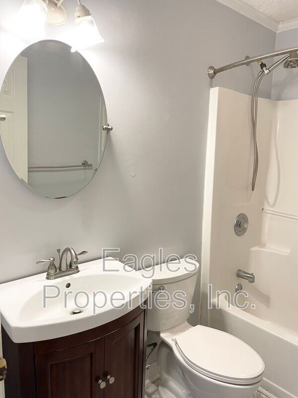 Foto del edificio - 202 Adler Ln